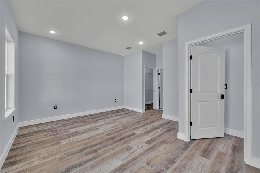 Spacious, unfurnished interior of a new home in , Poinciana (Image 43).