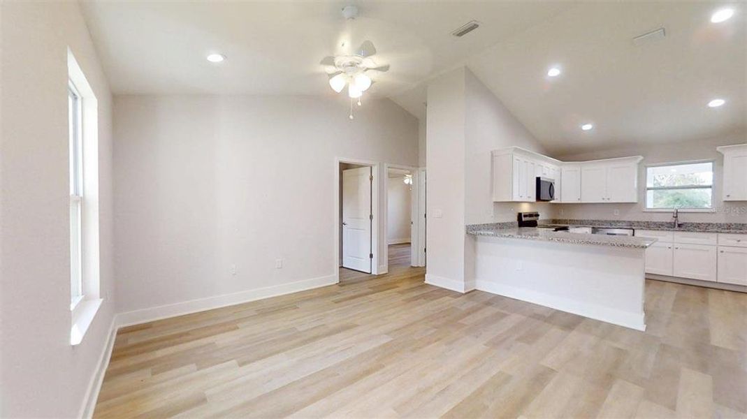 Spacious, unfurnished interior of a new home in , Dunnellon (Image 16). Spacious, unfurnished interior of a new home in , Dunnellon (Image 16).