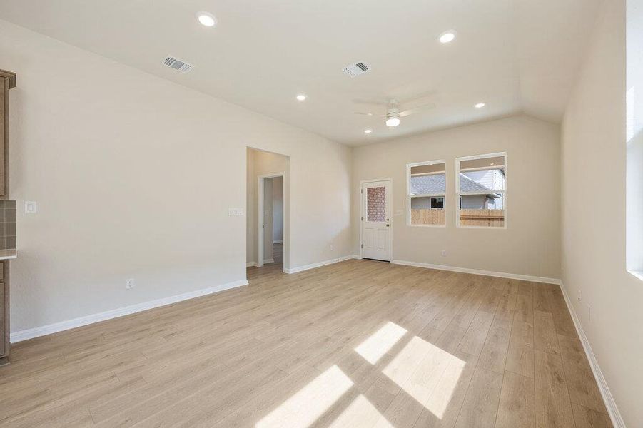 Spacious, unfurnished interior of a new home in La Cima, San Marcos (Image 37).