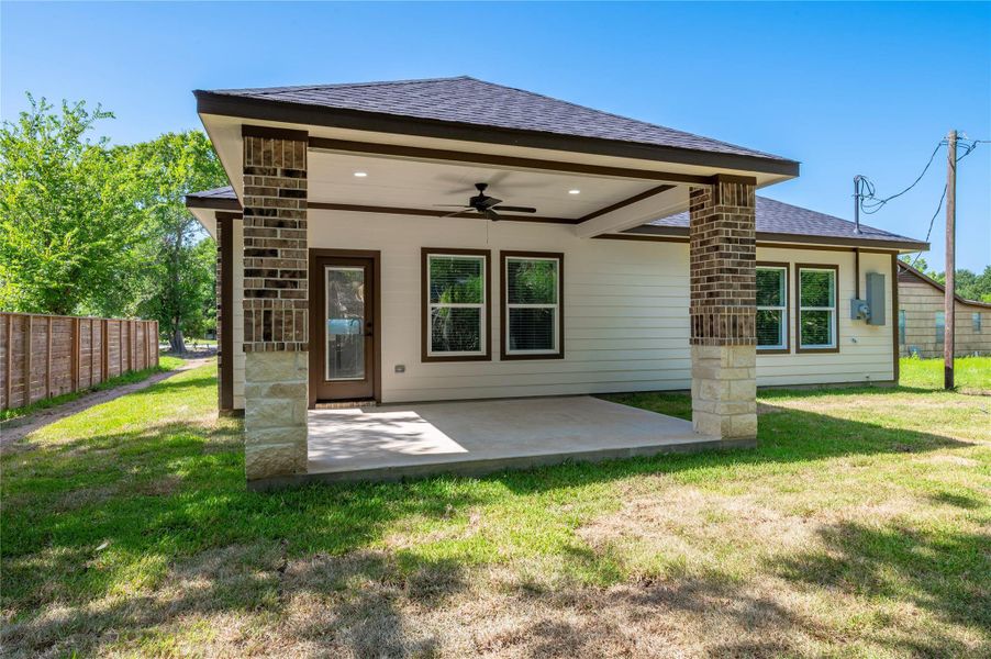 Exterior details and patio area of a home in , Houston (Image 27).