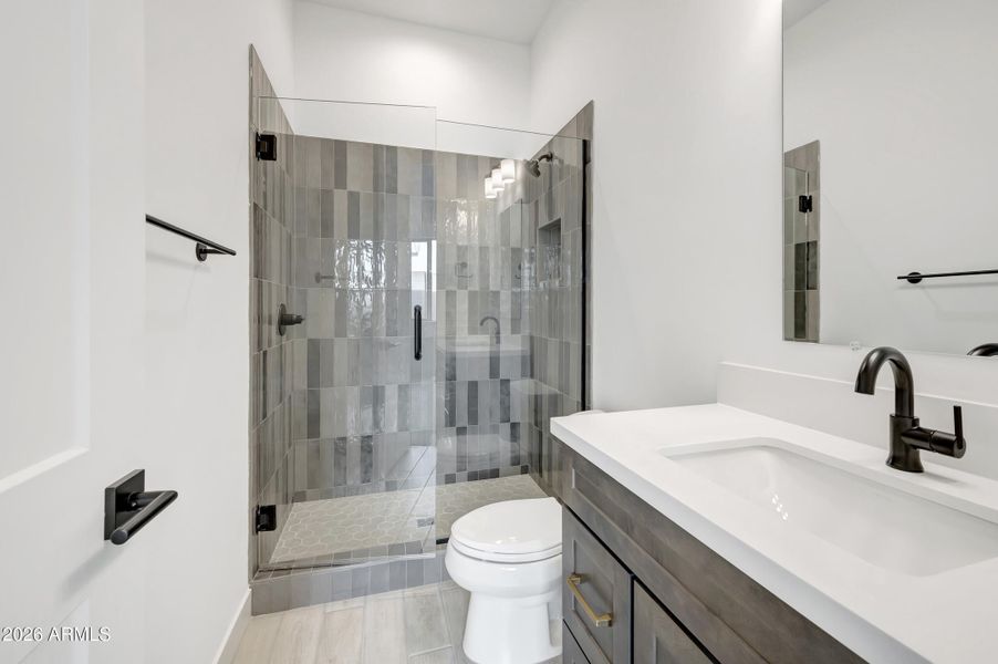 L163-HDR026 L163-HDR026