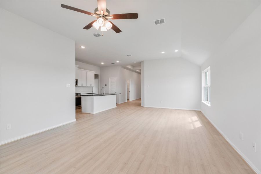 Spacious, unfurnished interior of a new home in Westland Ranch, League City (Image 18). Spacious, unfurnished interior of a new home in Westland Ranch, League City (Image 18).