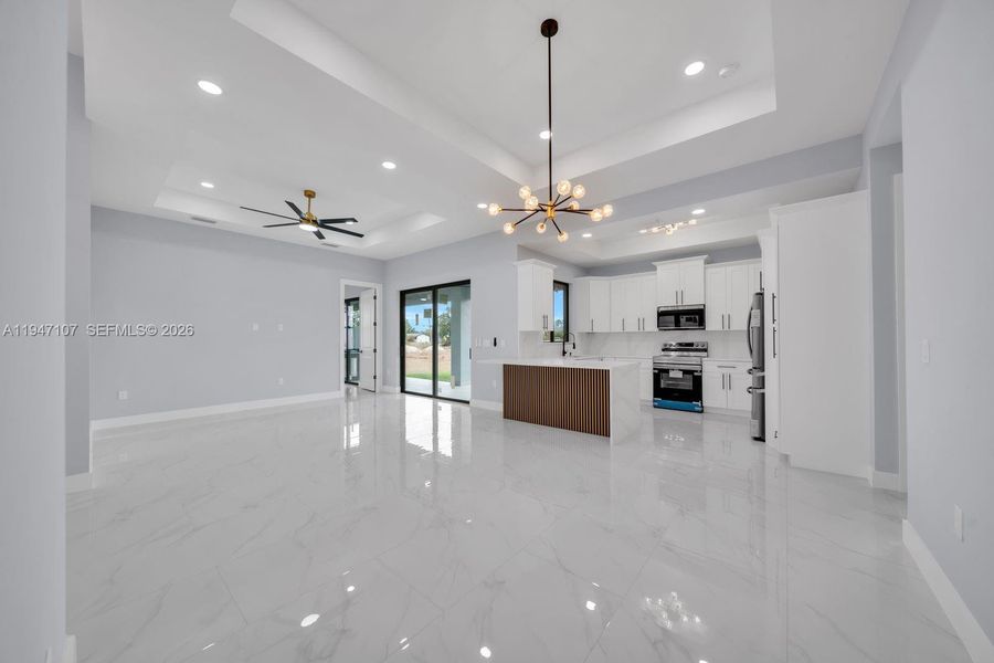 Spacious, unfurnished interior of a new home in , Lehigh Acres (Image 13).