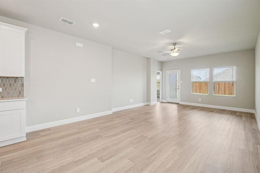 Photo is not of the actual home, but is an inspirational photo of builder’s model home and may depict options, furnishings, and/or decorator features that are not included. Photo is not of the actual home, but is an inspirational photo of builder’s model home and may depict options, furnishings, and/or decorator features that are not included.