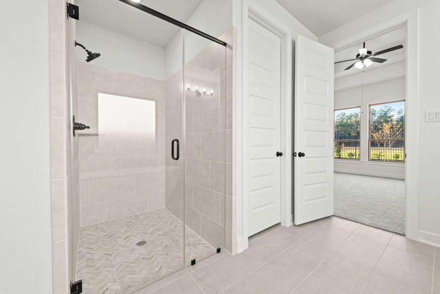 Representative image. Features, specifications, selections and colors may vary.