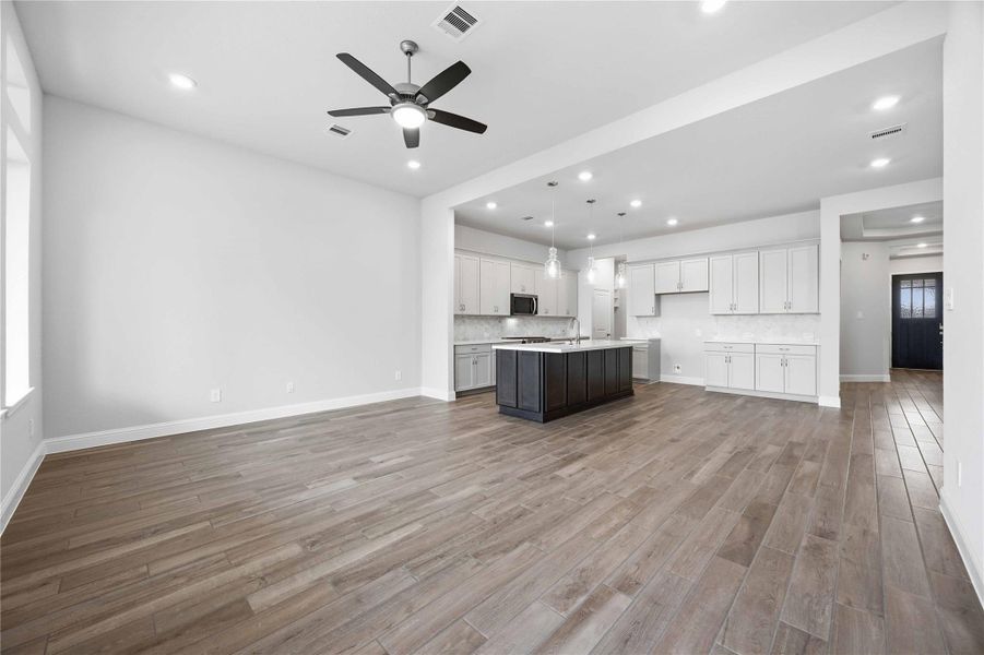 Spacious, unfurnished interior of a new home in Elyson, Katy (Image 33).