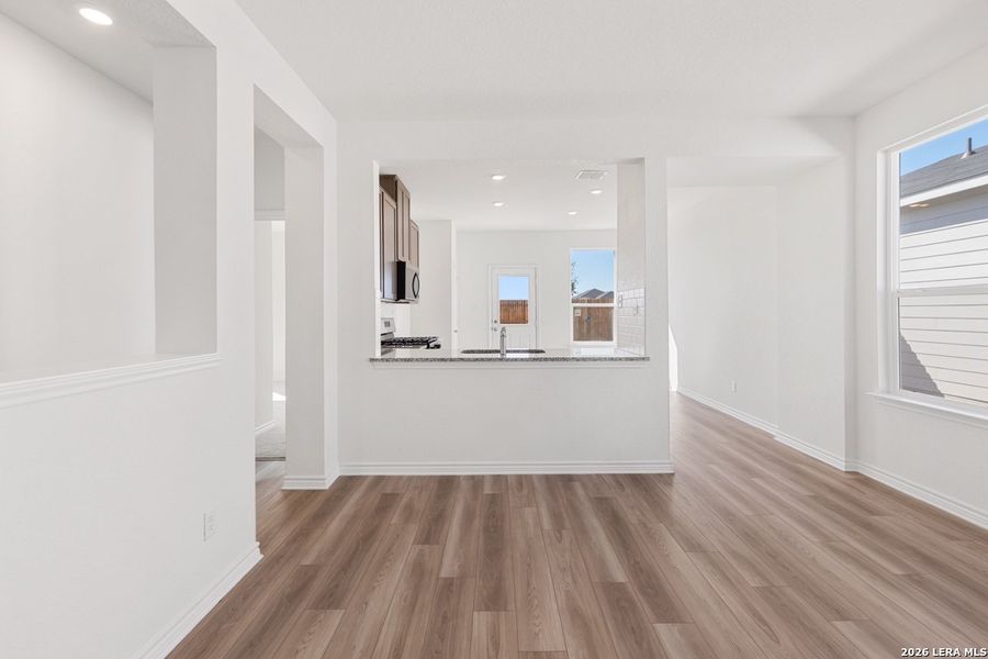 Spacious, unfurnished interior of a new home in Punta Verde, Converse (Image 24).