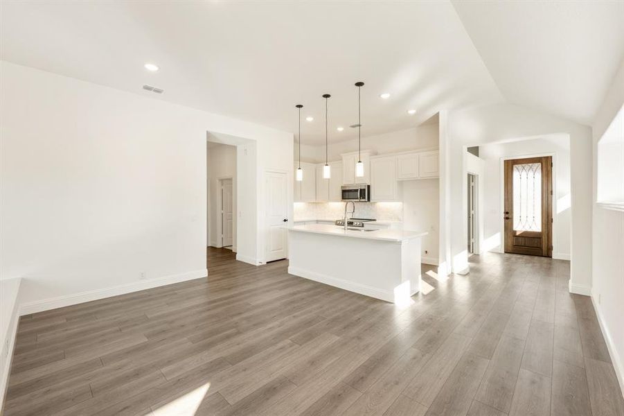 Spacious, unfurnished interior of a new home in Georgetown at Kings Fort, Kaufman (Image 32).
