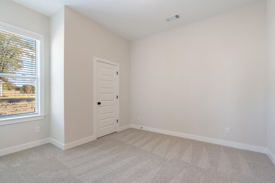 Spacious, unfurnished interior of a new home in Amherst, Cordova (Image 18).