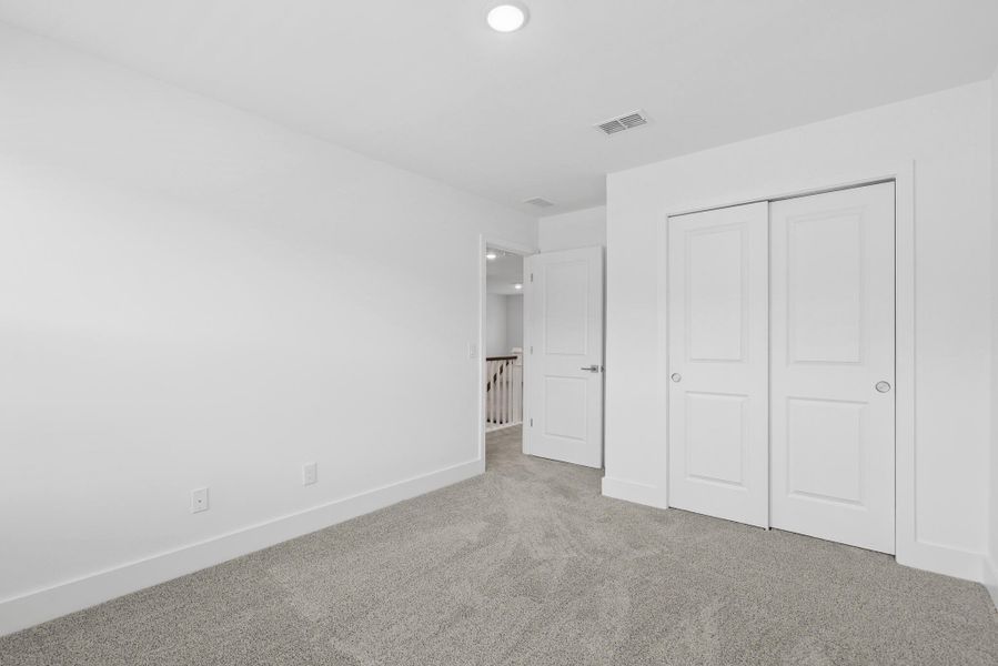 Spacious, unfurnished interior of a new home in Stono Village, Hollywood (Image 20).
