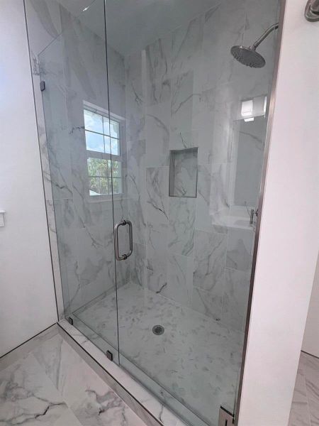 Mallory Primary Shower