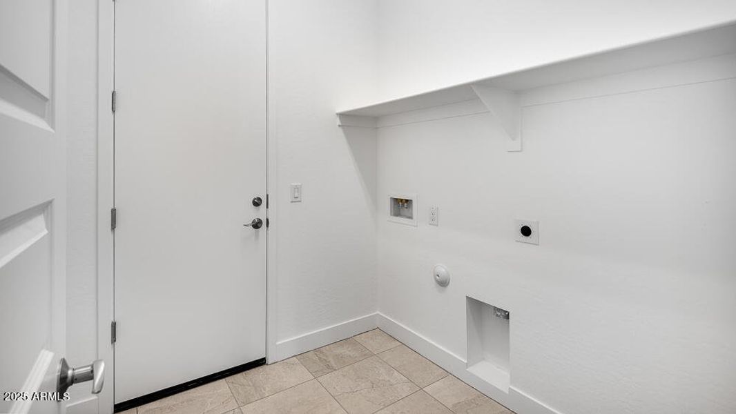 hj-az-phx-allen-ranches-expedition-adela hj-az-phx-allen-ranches-expedition-adela