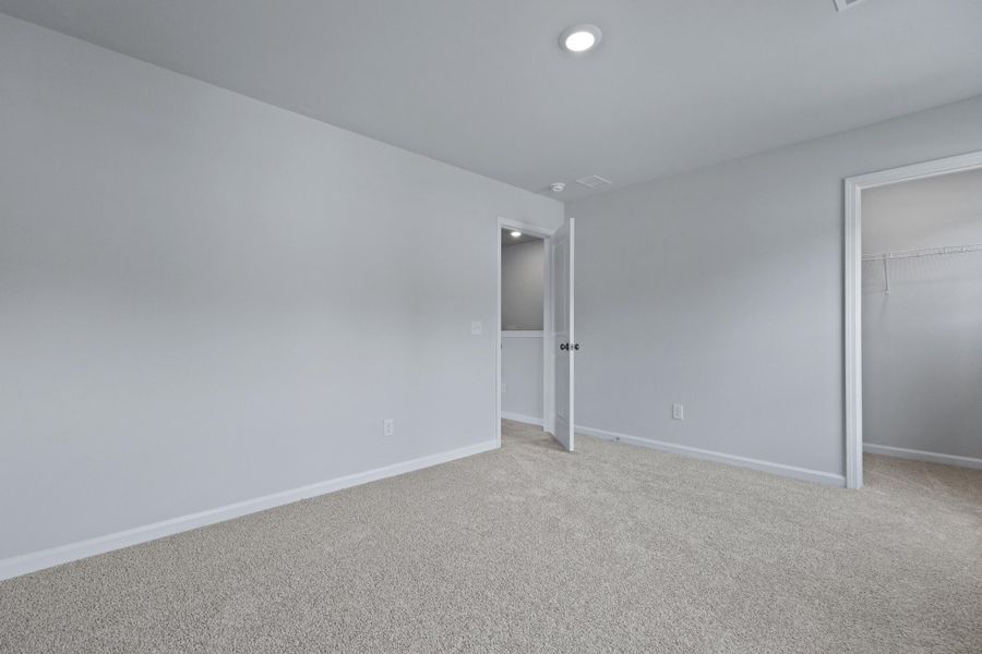Spacious, unfurnished interior of a new home in , Ladson (Image 35).