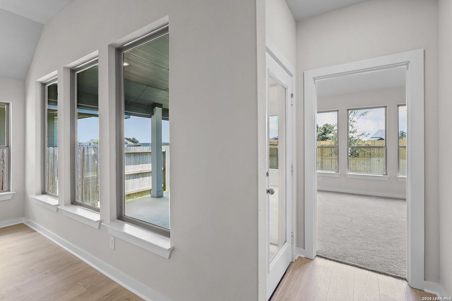 Spacious, unfurnished interior of a new home in Stillwater Ranch, San Antonio (Image 35).