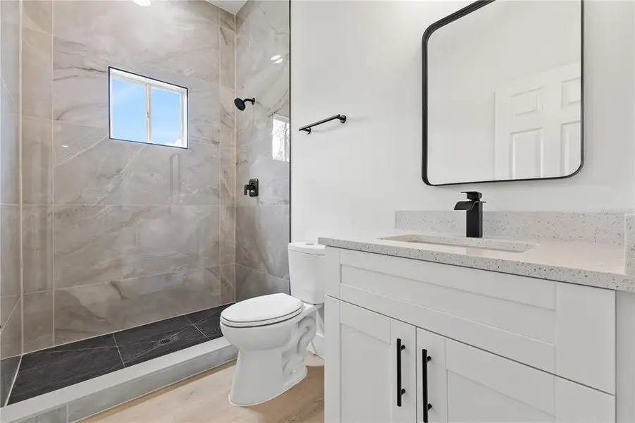 Furnished interior view inside a new home in , Ocala (Image 6).