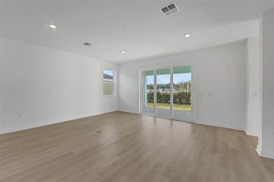 Spacious, unfurnished interior of a new home in Green Key Village, Lady Lake (Image 17). Spacious, unfurnished interior of a new home in Green Key Village, Lady Lake (Image 17).