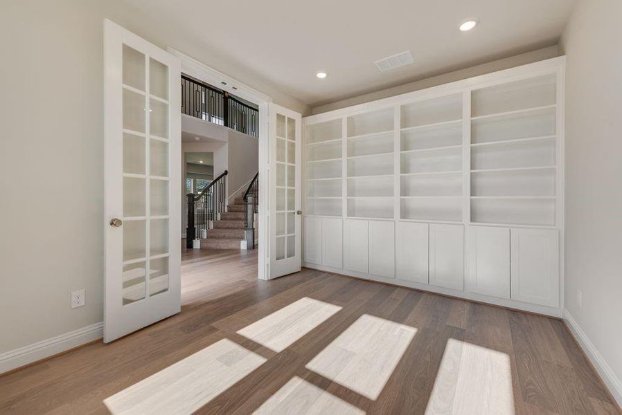 Spacious, unfurnished interior of a new home in Prairie Ridge, Venus (Image 15).