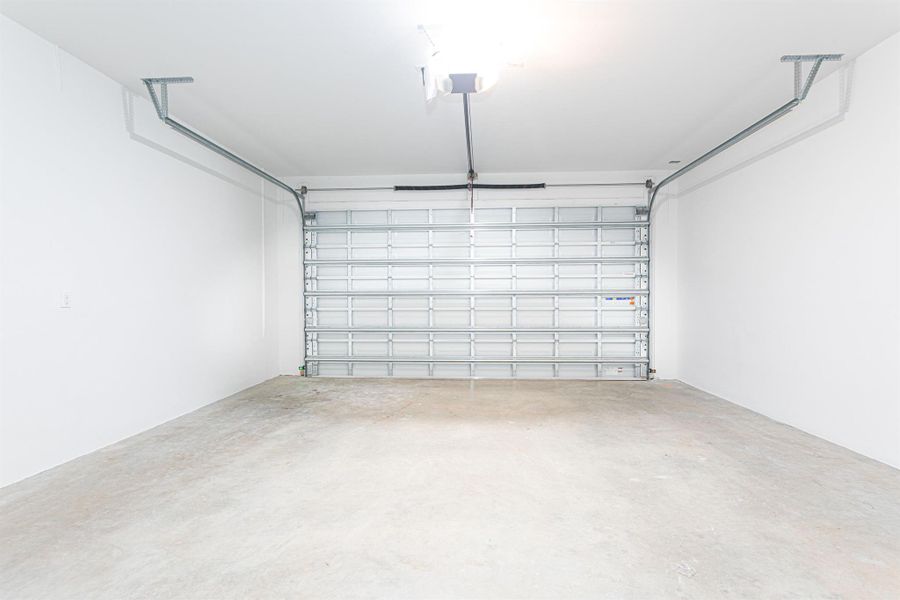 Spacious, unfurnished interior of a new home in , Jupiter (Image 29).