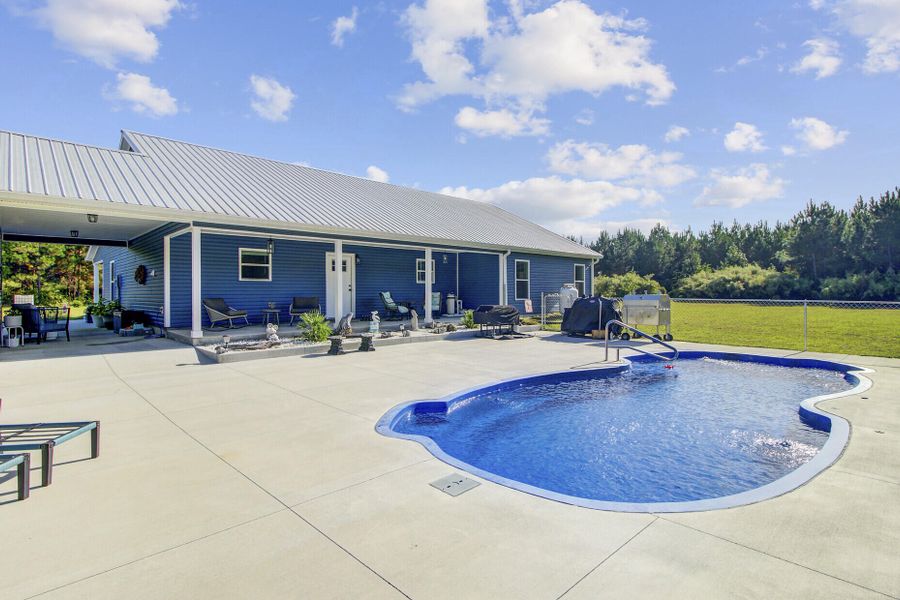 Community amenities in , Cottageville (Image 18).