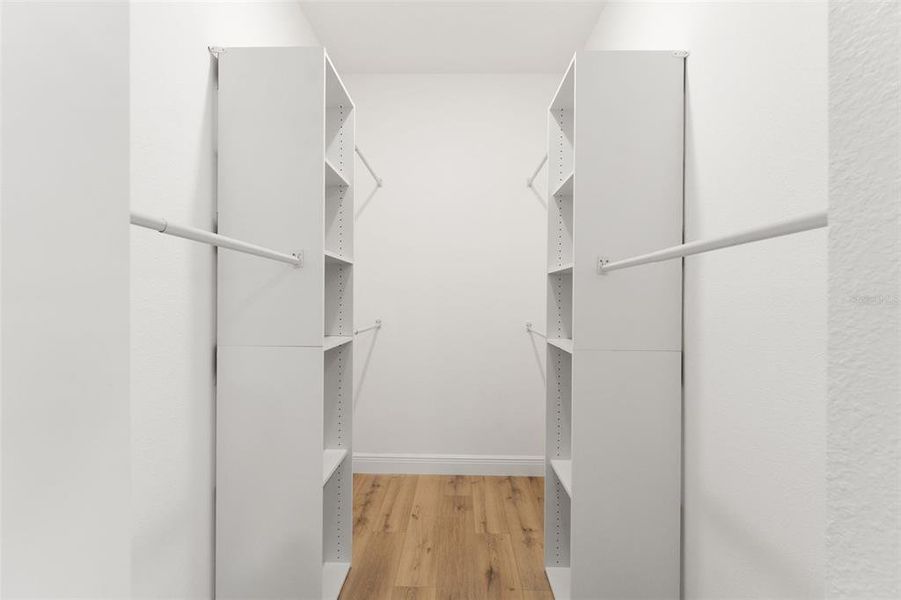 Spacious, unfurnished interior of a new home in , Tampa (Image 19).