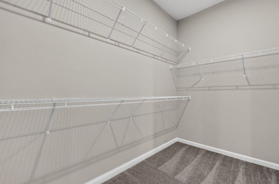 Spacious, unfurnished interior of a new home in Pasadena Ridge Master, Dade City (Image 11).