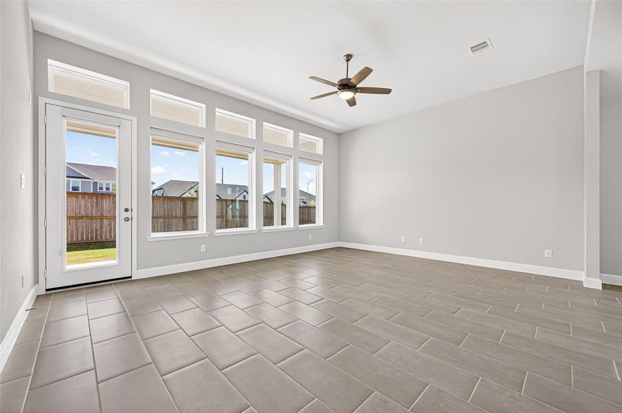 Spacious, unfurnished interior of a new home in Jordan Ranch: Signature Series, Katy (Image 19).