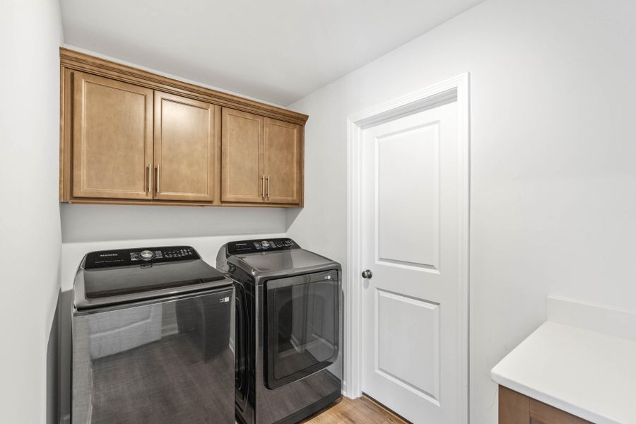 Furnished interior view inside a new home in , Beaufort (Image 50).