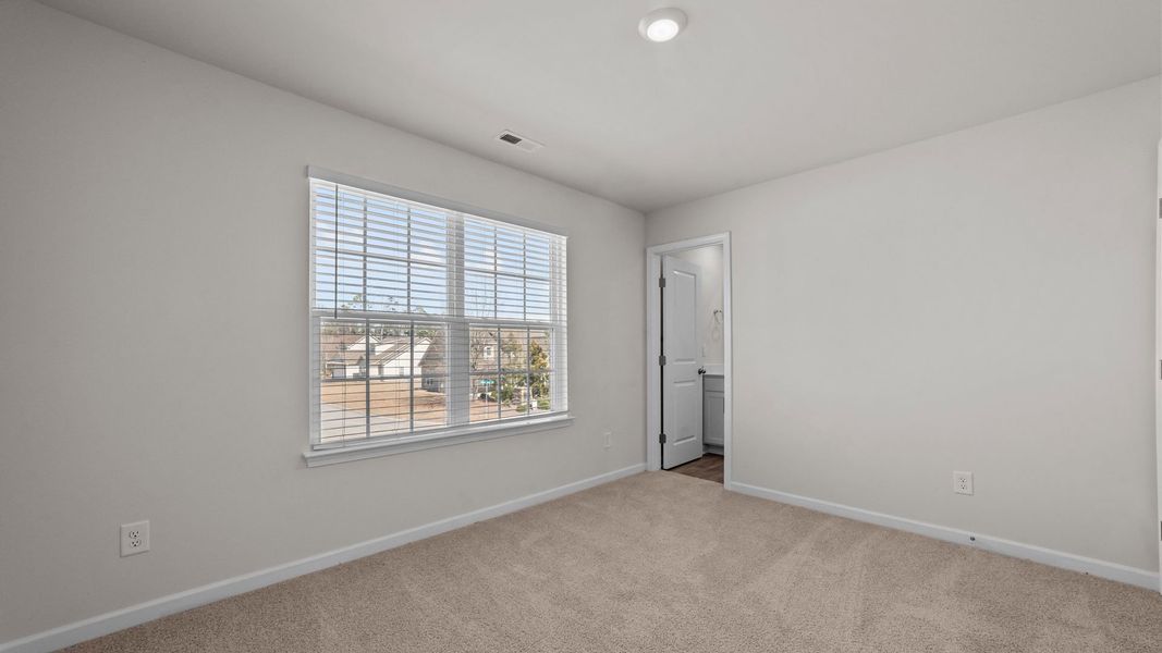 Spacious, unfurnished interior of a new home in Laurel Ridge, Greenville (Image 17).