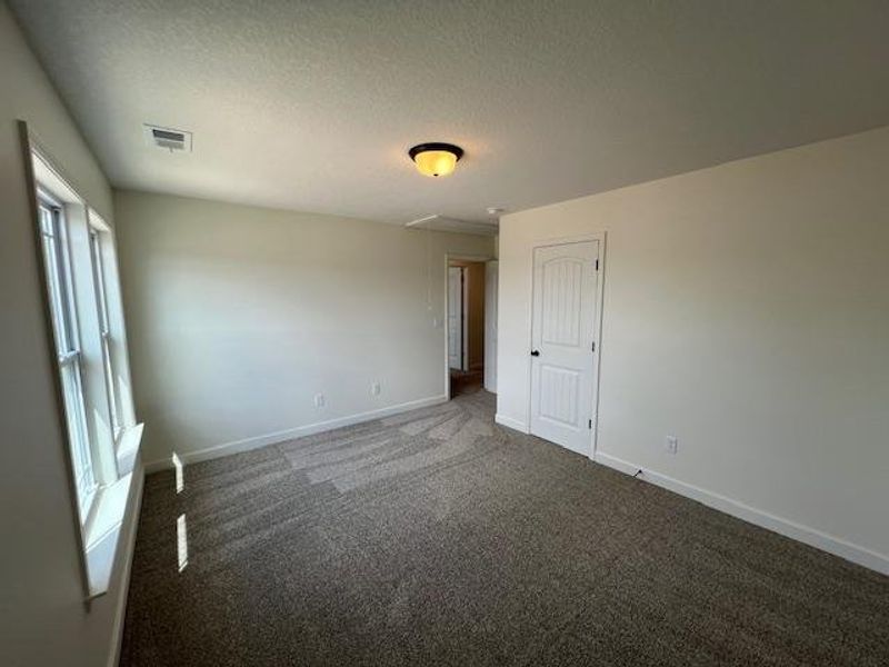 Spacious, unfurnished interior of a new home in Cleveland Meadows, Spartanburg (Image 16).