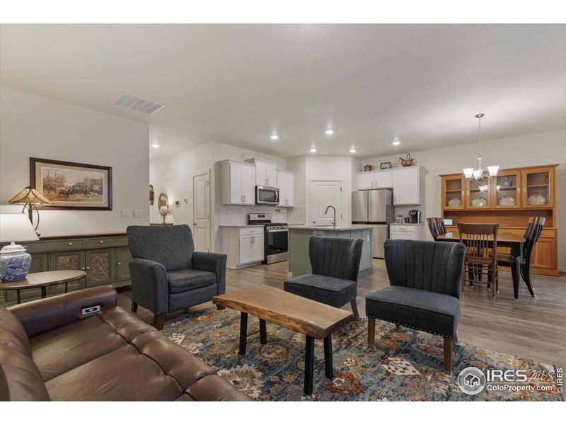 Beautiful, Main Floor Living!