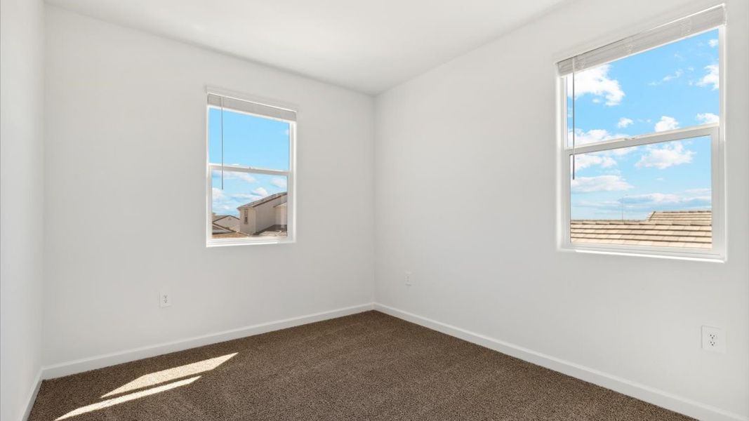 Spacious, unfurnished interior of a new home in Elena Trails, Maricopa (Image 23).