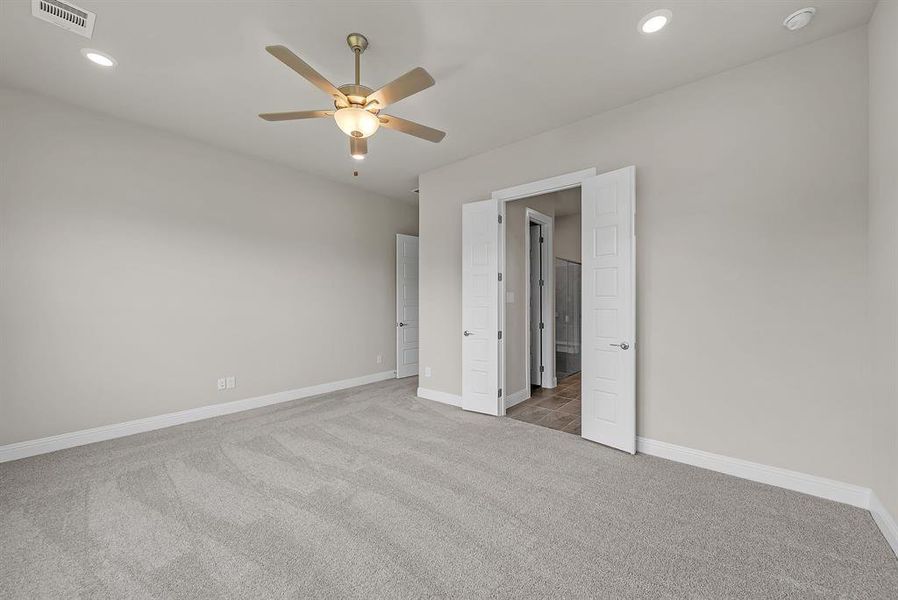 Spacious, unfurnished interior of a new home in Eagle Estates, Cross Timber (Image 26).