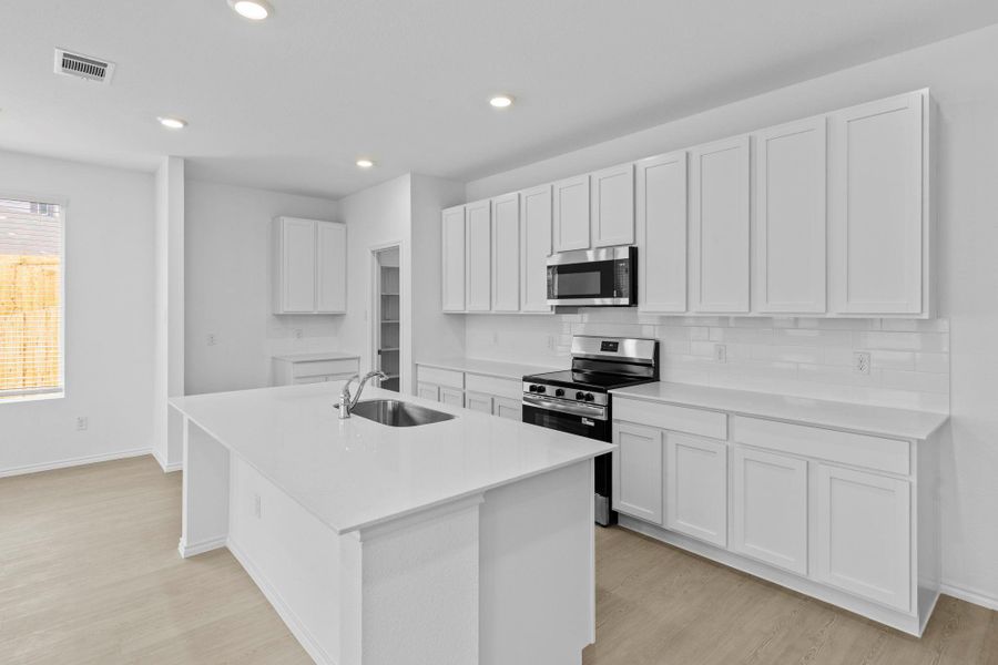 Furnished interior view inside a new home in Clayton Ranch, Copperas Cove (Image 8).