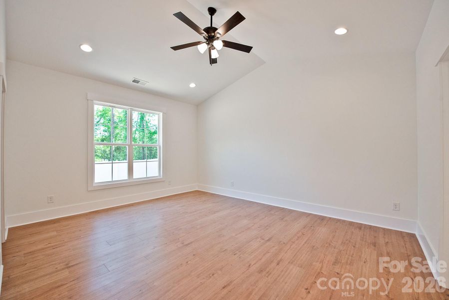 Spacious, unfurnished interior of a new home in , Concord (Image 30).