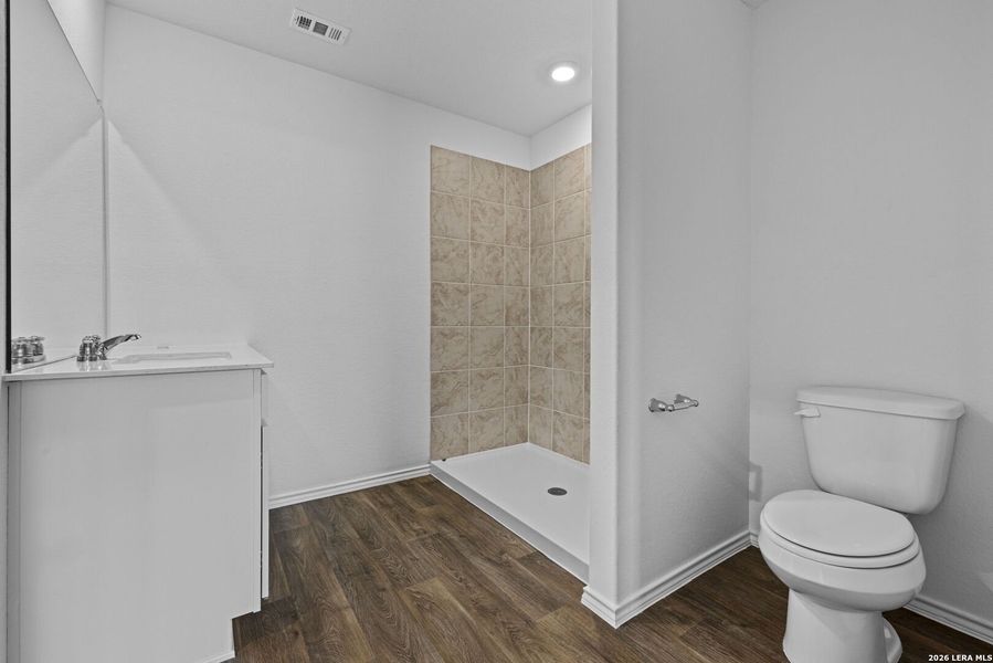 Furnished interior view inside a new home in Avenida, Converse (Image 4).