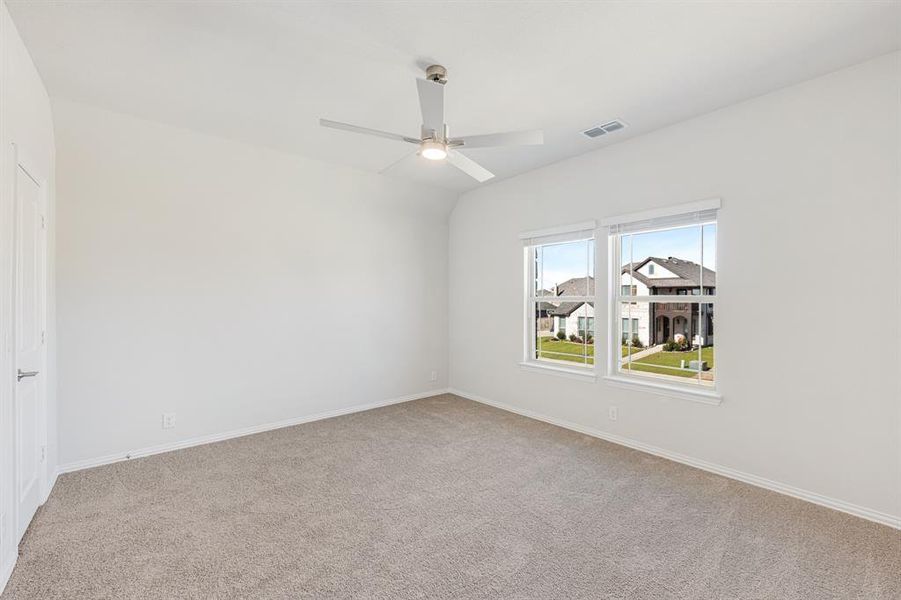 Spacious, unfurnished interior of a new home in Hayes Crossing, Midlothian (Image 34).