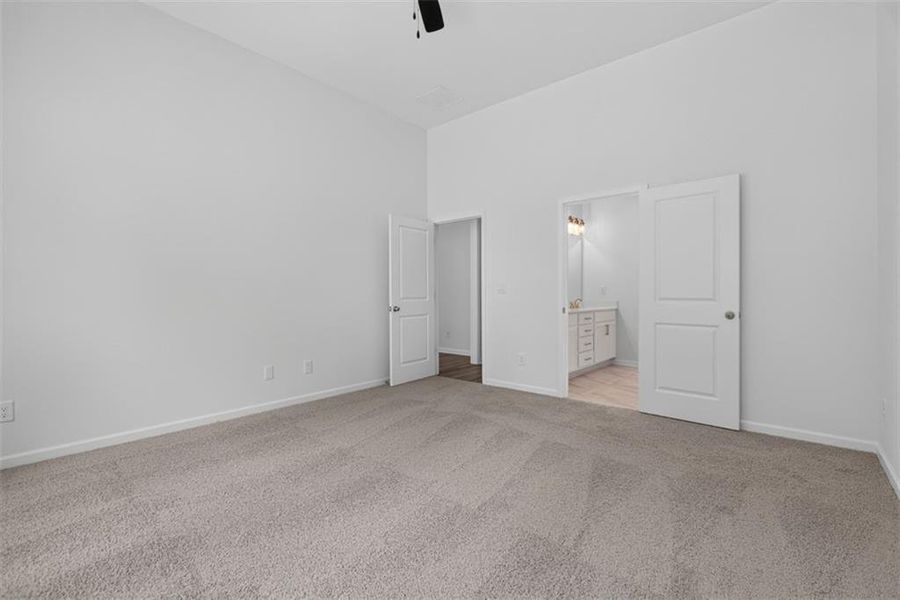 Spacious, unfurnished interior of a new home in , Athens (Image 48).
