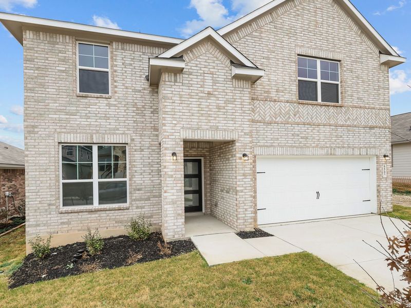 Exterior details and patio area of a home in Royal Crest, San Antonio (Image 3). Exterior details and patio area of a home in Royal Crest, San Antonio (Image 3).