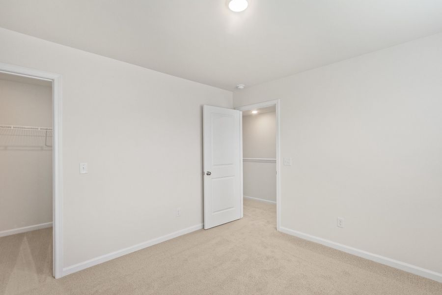 Spacious, unfurnished interior of a new home in Halton Oaks, Spartanburg (Image 16).