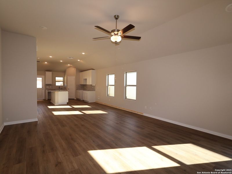 Spacious, unfurnished interior of a new home in Winding Brook, San Antonio (Image 22). Spacious, unfurnished interior of a new home in Winding Brook, San Antonio (Image 22).