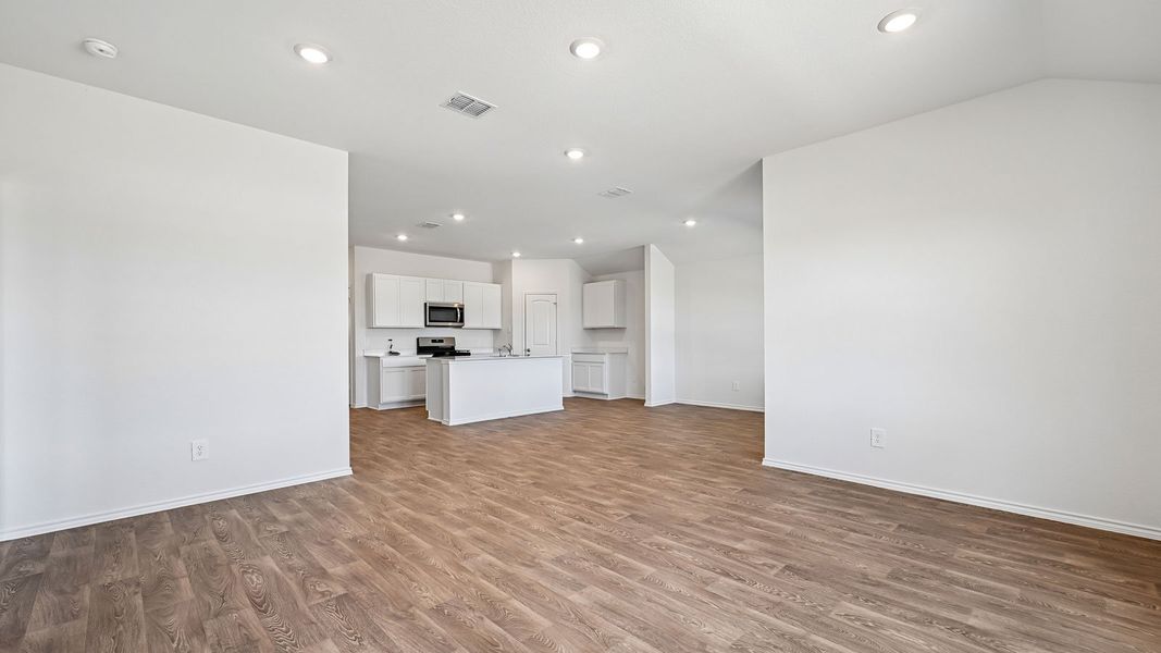 Spacious, unfurnished interior of a new home in Watermill, Uhland (Image 14).