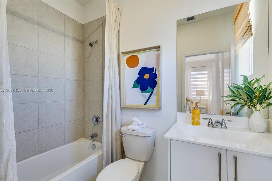 Furnished interior view inside a new home in Del Mar, Miami (Image 27). Furnished interior view inside a new home in Del Mar, Miami (Image 27).