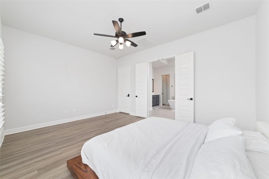 Spacious, unfurnished interior of a new home in Cross Creek Ranch, Fulshear (Image 23).