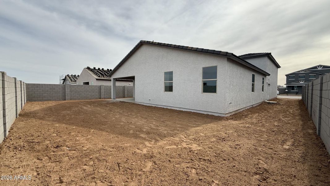 027 - Large Backyard