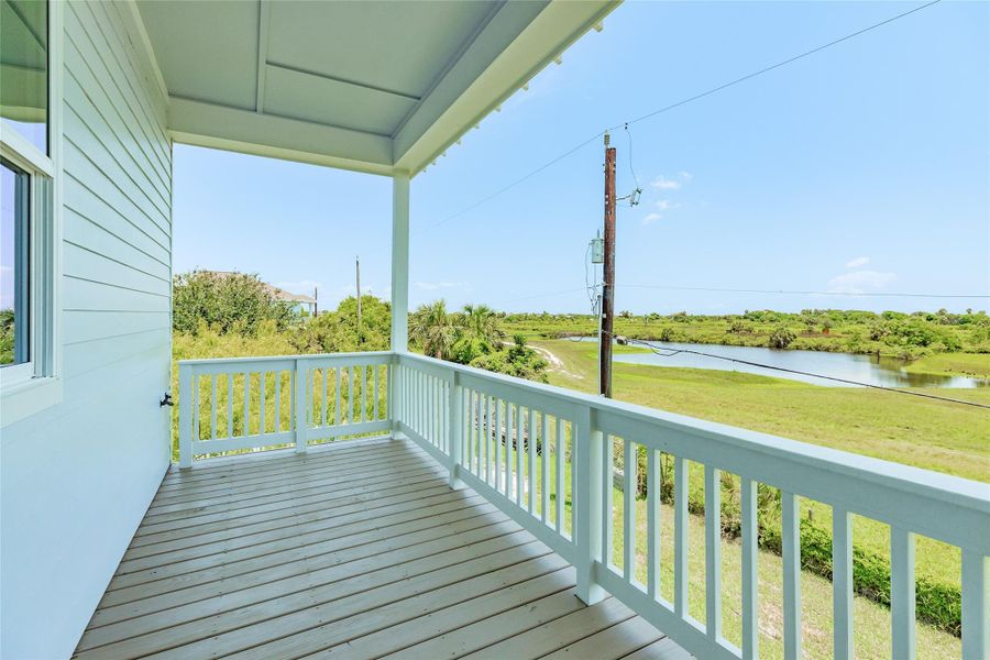 Exterior details and patio area of a home in , Galveston (Image 3).