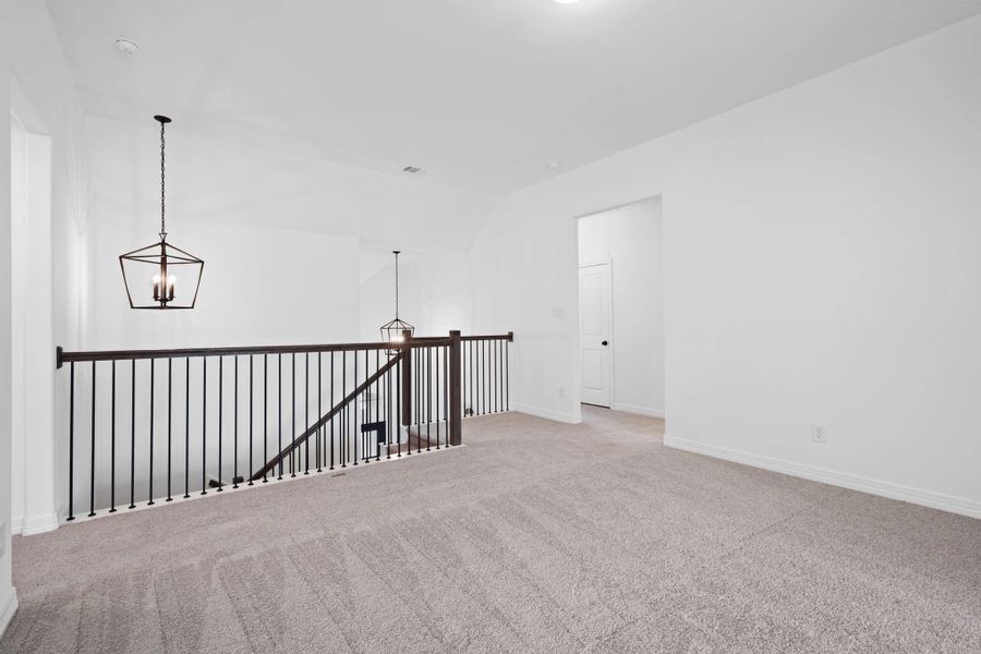 Spacious, unfurnished interior of a new home in Blue Heron Estates, Mont Belvieu (Image 15).