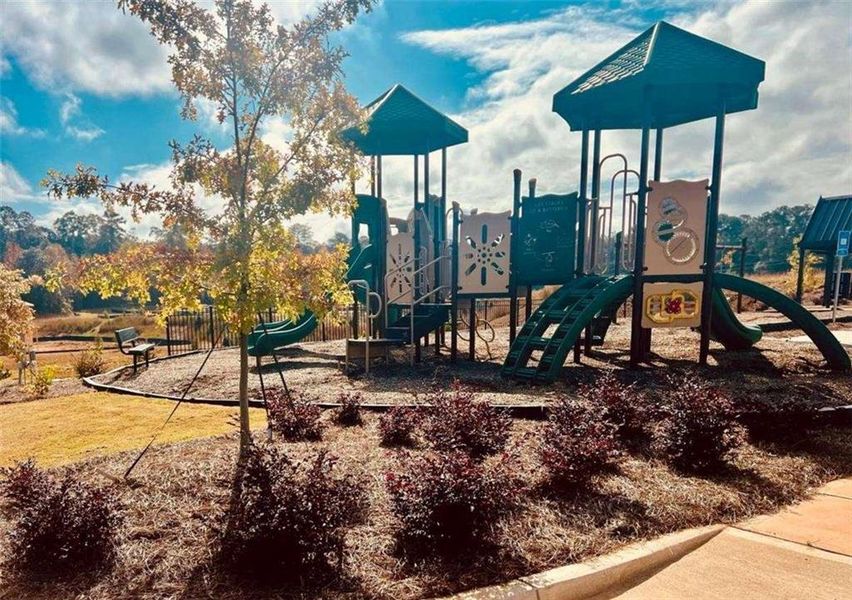 Community amenities in Fern Dale, Fairburn (Image 3). Community amenities in Fern Dale, Fairburn (Image 3).