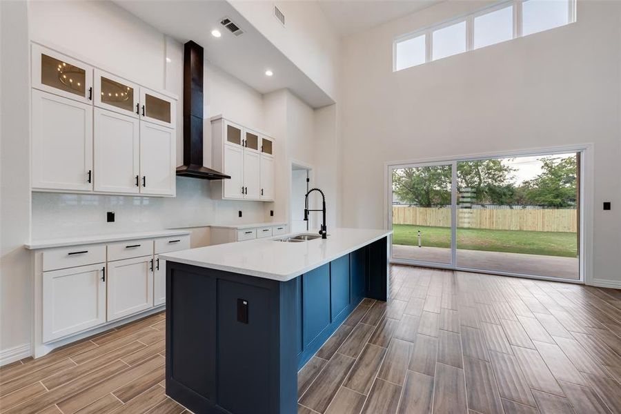 Furnished interior view inside a new home in , Waxahachie (Image 5).