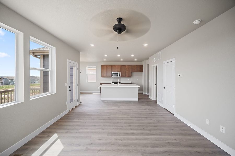 Spacious, unfurnished interior of a new home in Trails at Aspen Ridge-3, Colorado Springs (Image 17).