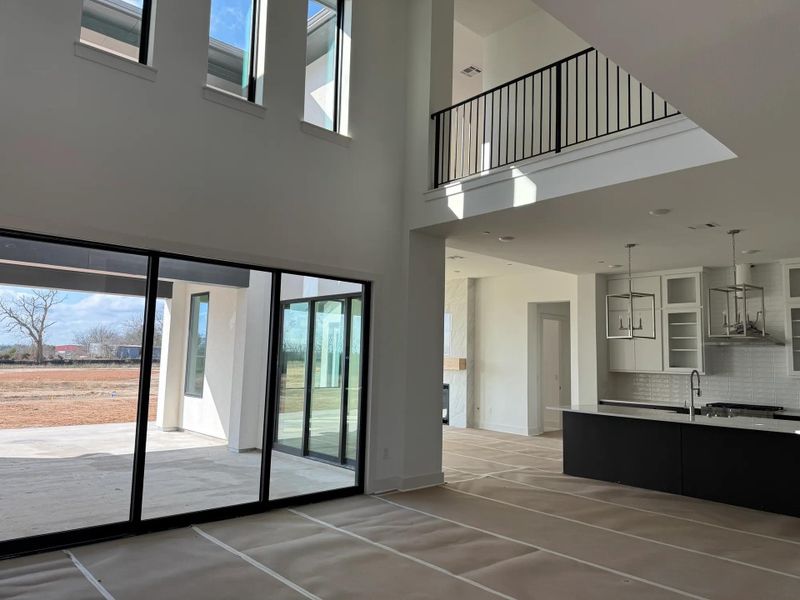 Lynmar II D dining room